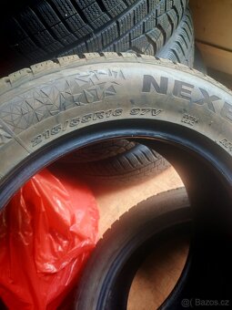 Prodám 2 Kusy Zimních pneumatik Nexen. 215/5516 - 7
