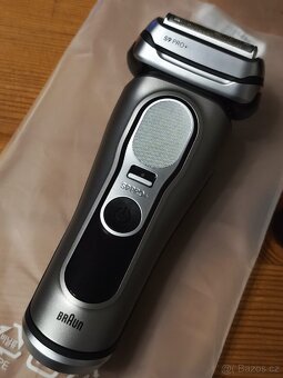 Holicí strojek Braun Series 9 PRO+ Wet&Dry 9675cc - 7