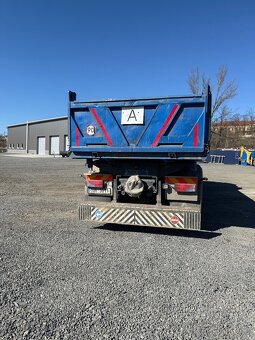 Sklápěč 6x4 Renault Kerax - 7