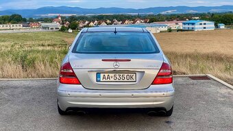Mercedes-Benz E 55 AMG - 7