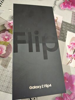 Samsung Galaxy Z filp4 - 7