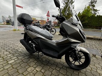 Kymco SkyTown 125 - 7