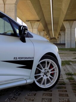 Renault Clio 4 RS Trophy 2015 - 7