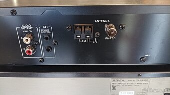 Hifi sestava zesilovač Sony , tuner Onkyo a repro Panasonic. - 7