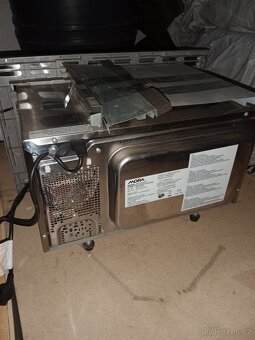 Vestavěná mikrovlnná trouba  Mora a digestoř Whirlpool - 7