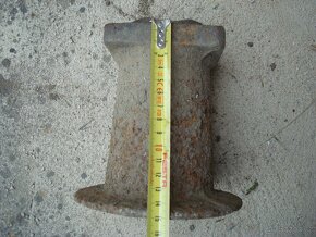 LITINOVÝ KRYT UZÁVĚRU VODY - i Brno - 7