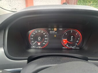 Volvo V 90 kombi 2.0 nafta - 7