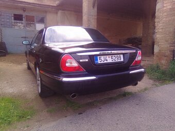 Jaguar XJ8 - 7