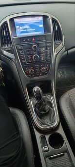 Opel Astra sports touter 2.0 cdti - 7