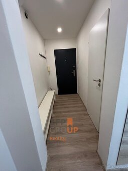 Pronájem bytu 2+kk o rozloze 61 m2, ulice Hrdlovská, Osek - 7