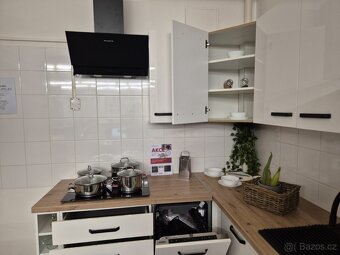 Moderní nepoužitá kuchyně NATALI bílá - 7