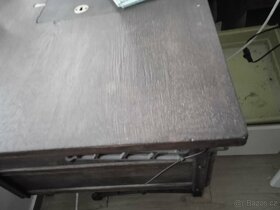 Sici stroj se stolkem Lada - 7