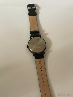 Nové dámské hodinky TIMEX t2p461 mají INDIGLO noční osvětle - 7