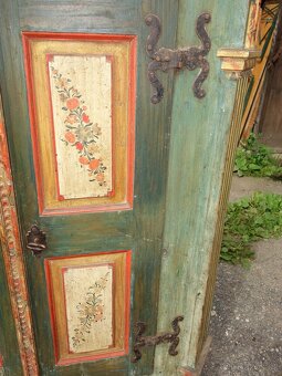 Malovaná skříň, originál bez oprav - 7