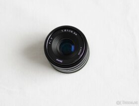 Manuální objektiv 35mm/f1.7, Sony E + CPL filtr - 7