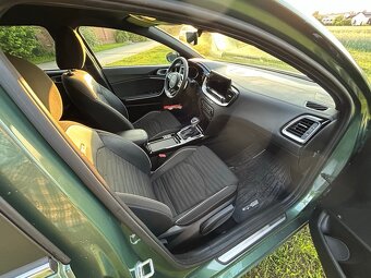 KIA Ceed SW CD 1,5 T-GDi GPF 7DCT GT LINE - 7