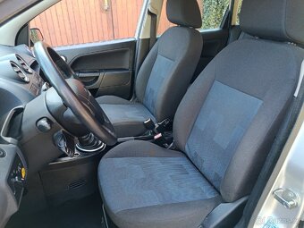 Ford fiesta - 7