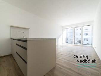 Pronájem byty 1+kk, 33 m2 - Zlín, ev.č. 22603 - 7