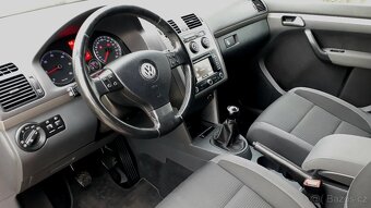 VW TOURAN 1.6MPI 75KW FREESTYLE 2010 BENZÍN 168000KM 7 MÍST - 7