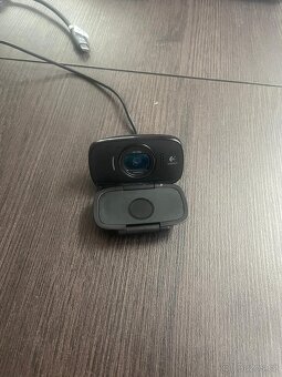 Prodám vše, co vidíte na úvodní fotce — kromě stolu 😄 - 7