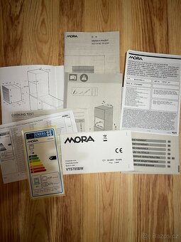 Vestavná trouba MORA s parní funkcí v záruce + 4 plechy - 7