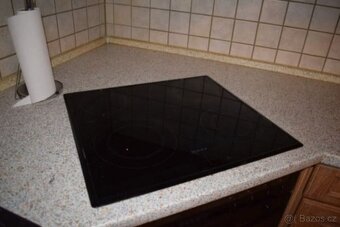 Venkovská kuchyně světlý dub masiv se spotřebiči,5567 - 7