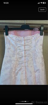 Korzetové růžové společenské šaty s růžičkami - 7