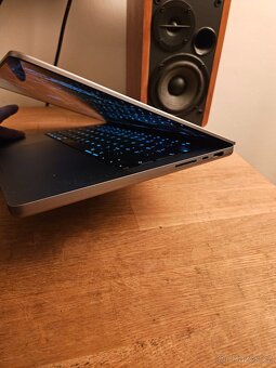 MacBook Pro M2 Pro 14” 2023 16/512GB - Nová Baterie a příslu - 7