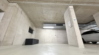 Pronájem garážového stání, Provazníkova, s elektrikou, 20m² - 7