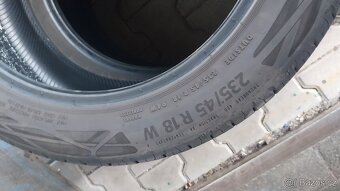 Prodám 2 x letní pneu Continental 235/45/18 - 7