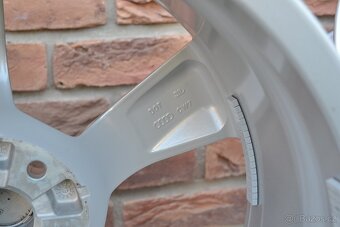 5x112 R19 Hliníkové disky Originál Audi Q3 - 7