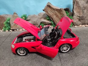 prodám model 1:18 dodge viper SRT10 - 7