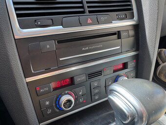 Audi Q7 V6 3.0tdi 180Kw 145t. km TOP výbava - 7