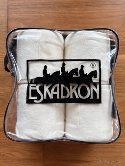 Eskadron offwhite sada - 7