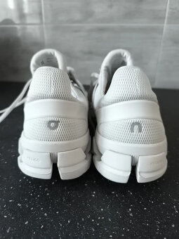 On Cloudswift 4, velikost 47, UK11.5 - 7