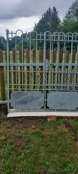 stará kovaná vrata - 7