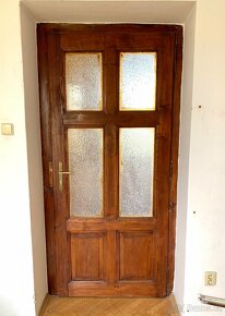 Dřevěné dveře z masivu dub a sklo kovové kliky - 7