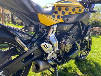 Yamaha MT 07 luxusní stav - 7