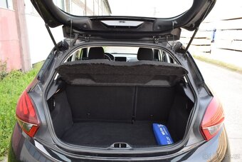 Peugeot 208 1.2i/5DVÉŘ/ČR/1MAJ/2017/129TKM - 7