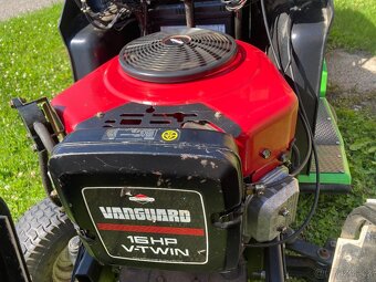 Profi sekačka,zahradní traktor Etesia Hydro 100 - 7