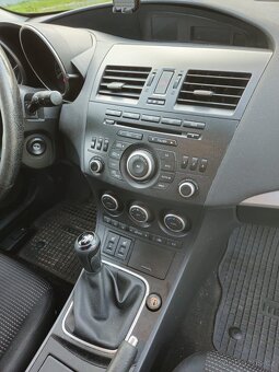Mazda 3 - 7