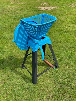 struhadlo starý mlýnek litina zahradní dekorace šrotovník - 7