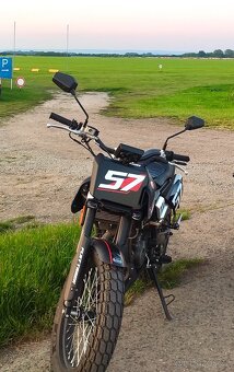 Mondial Flat Track 125i ABS E5 - 7