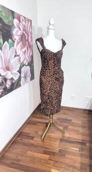 Koktejlové šaty Lavish Alice ( Nové ) PC 5.400 - 7