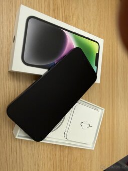 Prodám iPhone 14, 128 GB, midnight - 7