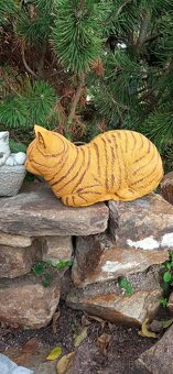 Zahradní dekorace- Dřímající kočka 1 - 7