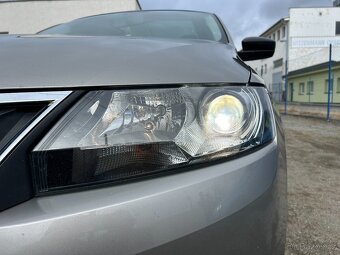 ŠKODA RAPID SP 1.6TDI 77KW SPORT PANORAMA NAVI XENON - 7