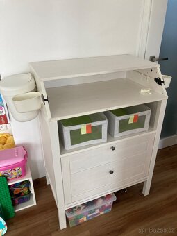Prebalovaci pult Ikea Sundvik + prislusenstvi - 7