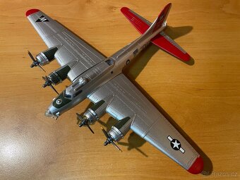Boeing B-17 Flying Fortress - 7