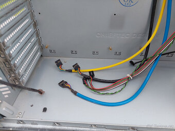 PC skříň bigtower Chieftec - 7